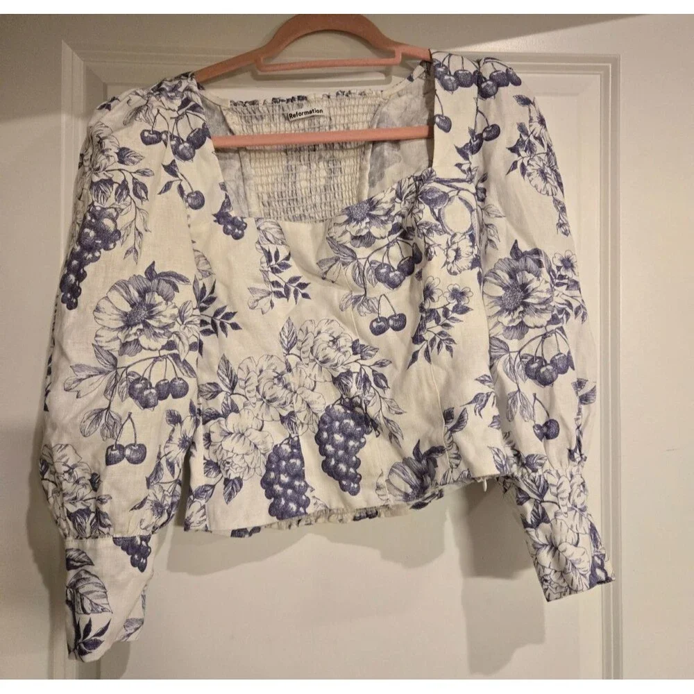 Reformation Blue White Floral Smocked Crop Top Long Sleeve Puff Sleeve Sz 4